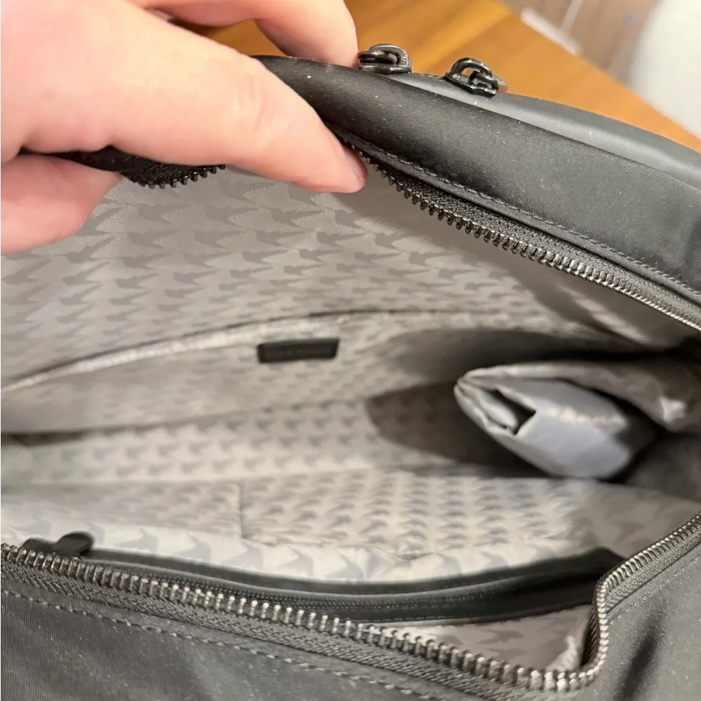 LO and Sons OG2 Travel bag Large black with silver interior laptop personal item